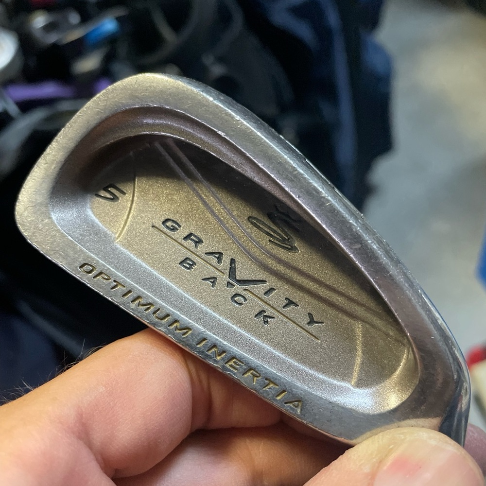 womans iron n5 cobra in RH
Graphite shaft in ladies flex